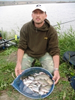O partidă de pescuit cu rubeziana Laserfish